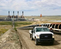 НЛО больше года летают над электростанцией в США: что говорят власти