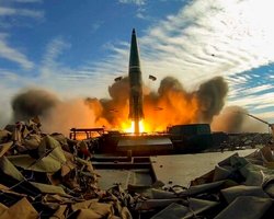 Удар РФ "Орешником" по Дніпру був ядерним попередженням, — ядерний експерт