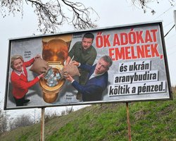 Виктор Орбан на своих предвыборных плакатах использует Зеленского