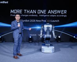 У Китаї показали нового людиноподібного робота-робочого: змінює інструменти за 6 секунд (фото)