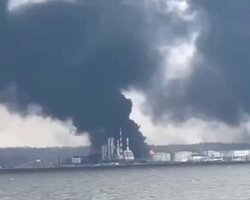 Уражено танкери, насосну станцію та об'єкти "Новатеку": що відомо про наслідки удару по Усть-Лузі