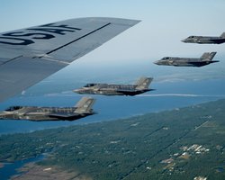 США увеличат число авиаударов по ИГИЛ в Сирии и Ираке