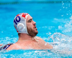 "Он такой же, как я": в сети с юмором обсуждают фигуру игрока Хорватии по водному поло (фото)