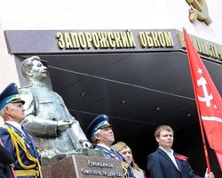 Памятник Сталину в Запорожье могут снести на этой неделе, - мэр города