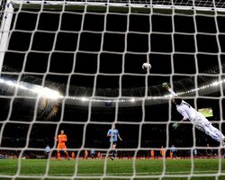 ЧМ-2010. Нидерланды победили Уругвай и вышли в финал