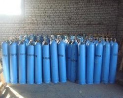 В киевских больницах обнаружили 32 опасных кислородных баллона