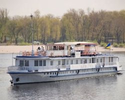 Гостей Евро-2012 поселят на теплоходах на берегах Днепра