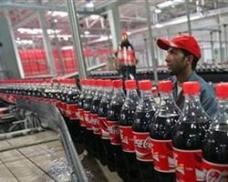 Растерзанную кризисом Грецию покидает Coca-Cola
