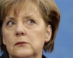 Представители украинской оппозиции встретились с Меркель и передали ей открытку от Тимошенко