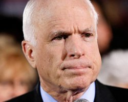 Обещанный ответ Маккейна: Россияне заслуживают лучшего, чем Путин