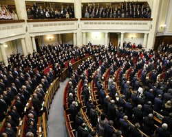 Названы главный прогульщик и наиболее продуктивный работник среди депутатов Верховной Рады