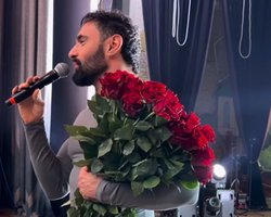 "Прошу прощения": Козловский со сцены остановил концерт в Кременчуге и отменил выступление в другом городе (видео)