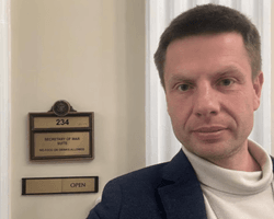 Украина и Россия неоднократно проводили прямые тайные переговоры, — Гончаренко