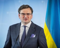 За паспорта в ОРДЛО: Кулеба уверен, что против России уже можно вводить санкции