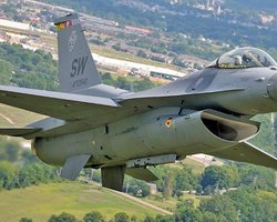 Сокол и гадюка: новая система РЭБ Viper для истребителя F-16