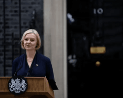 Лиз Трасс подала в отставку: почему и когда ей найдут замену