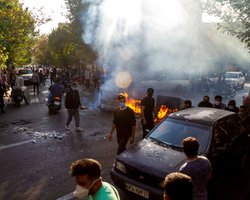 В Ірані винесли перший смертний вирок протестувальнику: влада назвала його "ворогом Бога"
