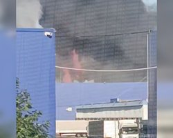 ЗС РФ вдарили по великому складу в Київській області: у соцмережах пишуть про "Епіцентр" (відео)