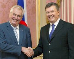 Янукович успокаивает ЕС, что законопроект по Тимошенко вскоре будет внесен в парламент