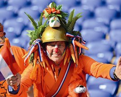 Болеть не вредно. Самые яркие фанаты футбольных сборных, игравших в Украине