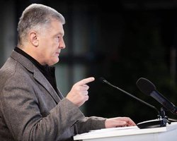 Экс-нардеп заявил, что данные Порошенко в базе ГПСУ идут с пометкой "арест": пограничники ответили