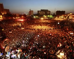 В Египте демонстранты разгромили штаб-квартиру кандидата в президенты