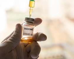 ВОЗ дал добро. В Китае сотни тысяч людей получили экспериментальную вакцину от коронавируса