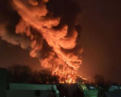 Дрони атакували нафтобазу у Псковській області РФ (відео)