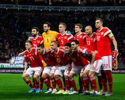 Екстренер збірної України: "Я з повагою ставлюся до Росії, не зможу плювати в ту сторону"