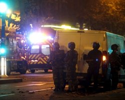 В пригороде Парижа обнаружили автомобиль террористов с оружием