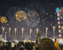 Сразу пять мировых рекордов: в ОАЭ новогодний салют длился более часа (видео)