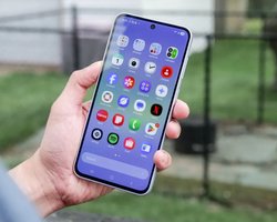 Перевірений та недорогий смартфон: яка модель Samsung популярна в Україні (фото)