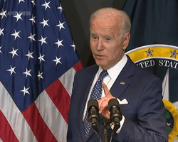 Економічні й "інші" заходи: Байден попередив Путіна про відповідь за вторгнення в Україну