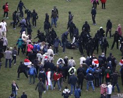 Белорусские силовики пригрозили протестующим боевым оружием