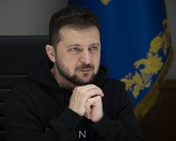 "Стал более самоуверенным": Зеленский начал чаще вмешиваться в дела военных, — BILD