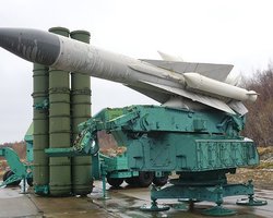 ЗРК С-200 збивав літаки Ту-22М3 і А-50: ГУР МО вперше показало кадри ракетних ударів (відео)