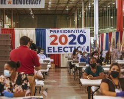 Выборы в США: "синяя волна" демократов немного изломалась, но не утихла (обновляется)