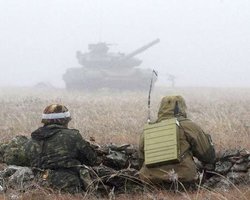 Более 20 танков зашли в Украину в районе Новоазовска, - штаб АТО