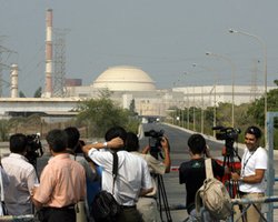 В реактор иранской АЭС загрузили ядерное топливо