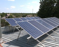 Солнечные панели помогают экономить: украинец платит за электричество лишь 4 месяца в году