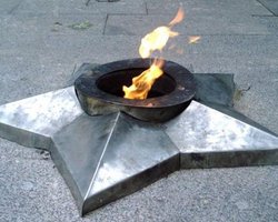 К херсонскому Вечному огню подключили газовый счетчик