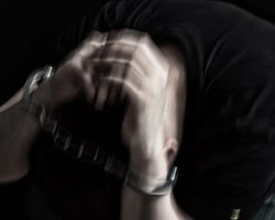 Били и угрожали пистолетом: узники "детской камеры" в Херсоне рассказали о пытках оккупантов (видео)