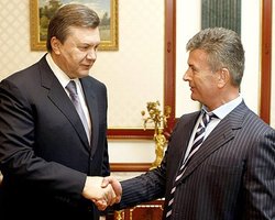 Онопенко похвалил Януковича