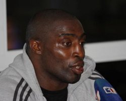 Британский боксер избил судью за досрочное прекращение боя