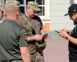 Штрафи від ТЦК і блокування рахунків: коли українцям можуть арештувати гроші на картці