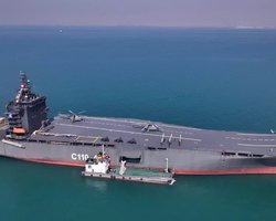 США потопили найбільший авіаносець Ірану "Шахід Багері": з'явлись кадри унікального удару (відео)