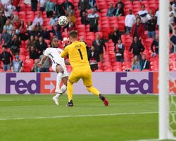 Гол Стерлінга приніс Англії перемогу над Чехією і перше місце в групі (відео)