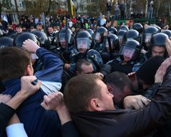 Беспорядки в Бирюлево: Число задержанных участников акции протеста достигло 380 человек