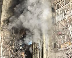 РФ "шахедом" разрушила многоэтажку в Ахтырке: под завалами могут быть люди (видео)