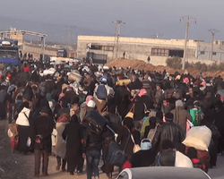 СМИ показали, как тысячи сирийцев бегут от российских авиаударов